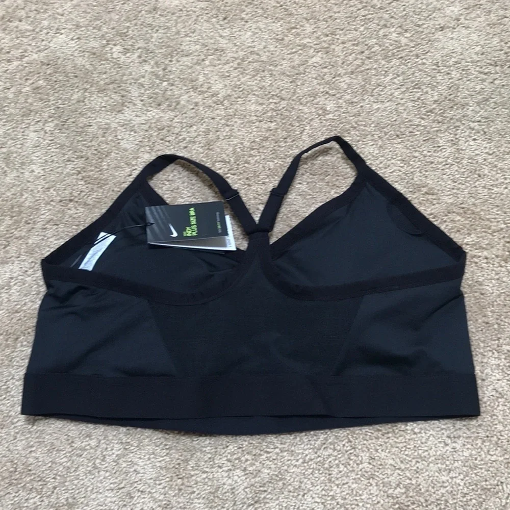 NWT! NIKE Size 2X black padded sports bra
